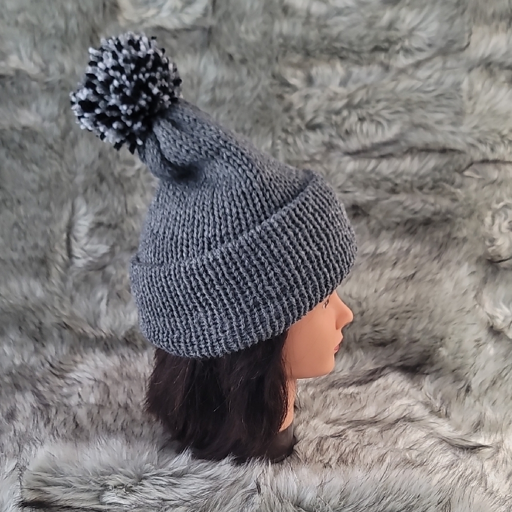 Stylish Gray Knit Pom-Pom winter Beanie - Picture 3 of 7